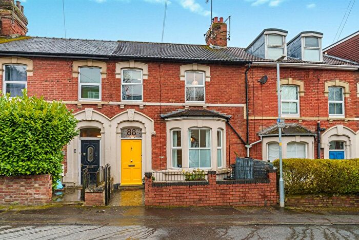 3 Bedroom Terraced House For Sale In Clifton Street, Old Town, Swindon, SN1
