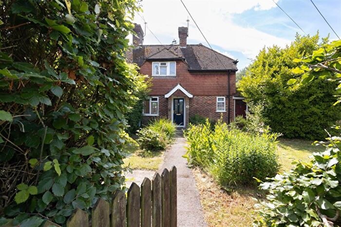 1 Bedroom Flat For Sale In Elmsmead, Iden, Rye, TN31