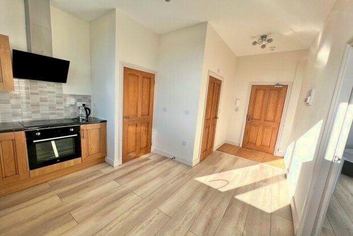 1 Bedroom Flat To Rent In Southgate House, Halifax, HX1
