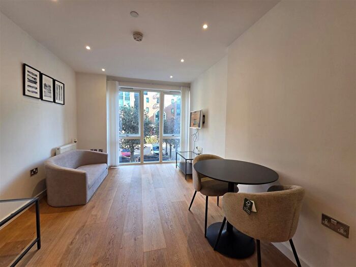1 Bedroom Flat To Rent In Turnberry Quay, London, E14