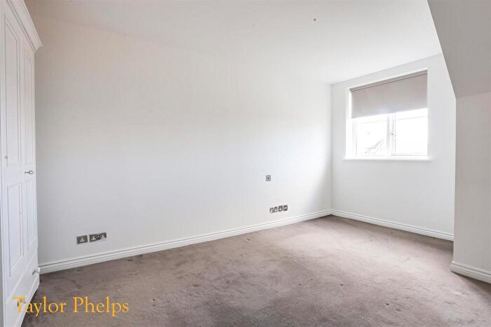 2 Bedroom Apartment To Rent In Stewart Place, Ware - Short Term Let - Email Your Enquiry Please, SG12