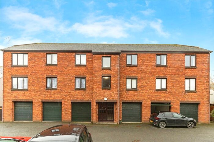 2 Bedroom Flat To Rent In Belmont Court, Wadebridge, PL27