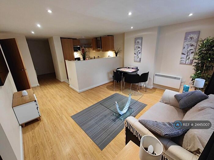 1 Bedroom Flat To Rent In Beckhampton Street, Swindon, SN1