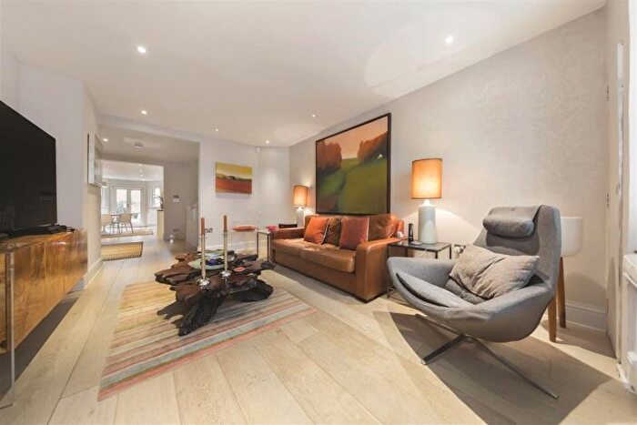 5 Bedroom Mews To Rent In Roland Way, London, SW7