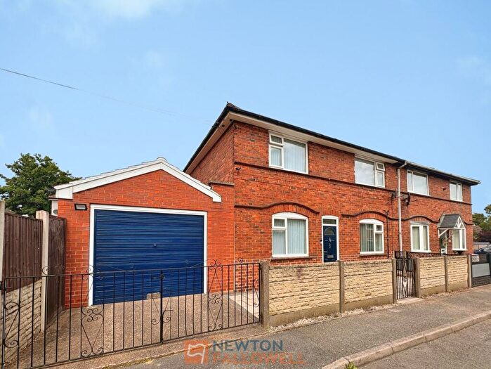 3 Bedroom Semi-Detached House For Sale In The Woodlands, Langwith, NG20