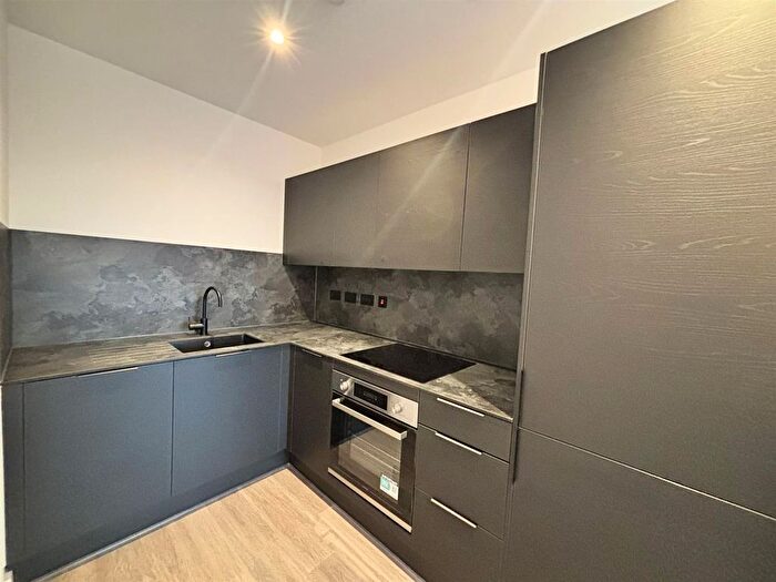 1 Bedroom Flat To Rent In - Ordsall Lane, Salford, M5