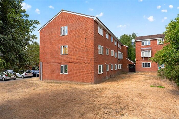 2 Bedroom Flat For Sale In Millhaven Close, Romford, Essex, RM6