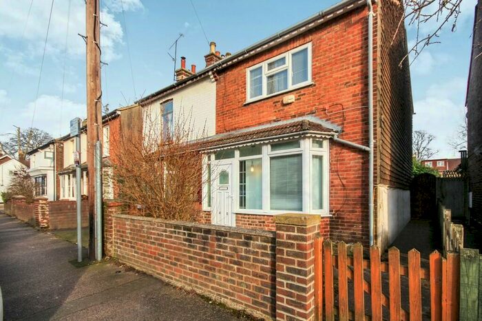 3 Bedroom Semi-Detached House To Rent In Barrington Road, Horsham, RH13