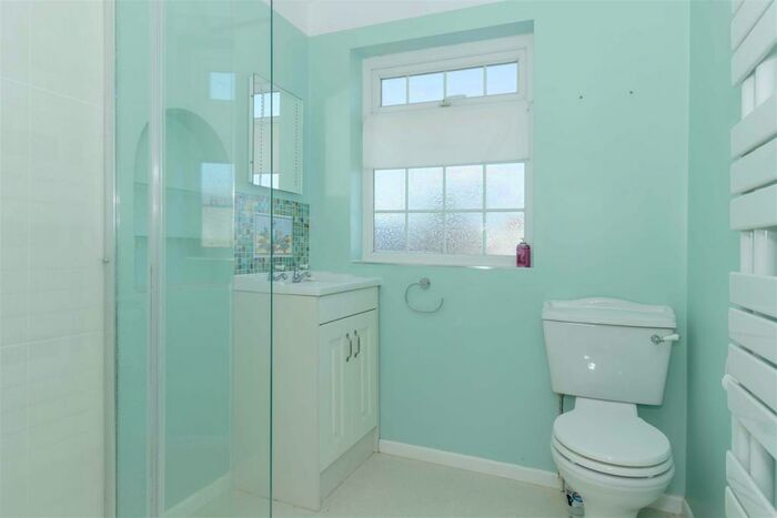 3 Bedroom House To Rent In Orchard Avenue, Lancing, BN15