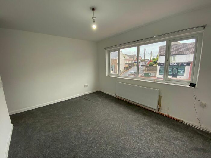 1 Bedroom Flat To Rent In New Road, Skewen, Neath, SA10