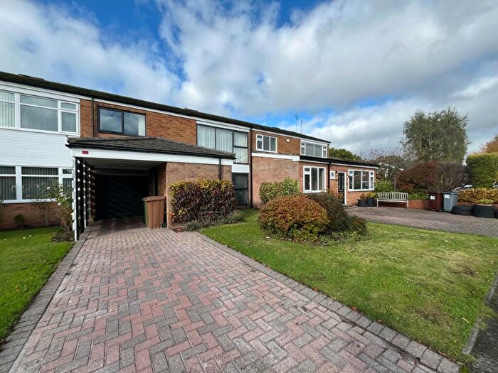 4 Bedroom House To Rent In Northdown Road, Solihull, West Midlands, B91