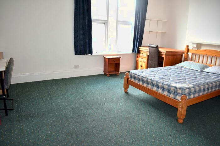 3 Bedroom Flat To Rent In Cottage Grove, Southsea, Portsmouth, Hampshire, PO5