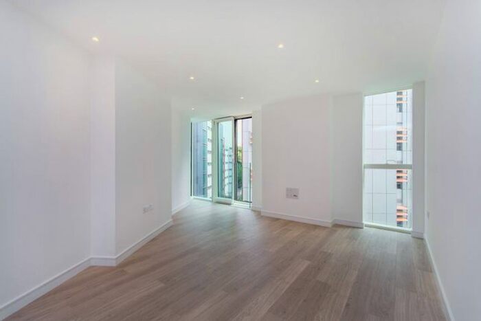 1 Bedroom Flat To Rent In Saffron Central Square, Croydon, CR0