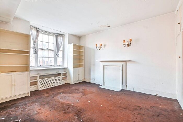 Studio For Sale In Queensway, Queensway, London, W2