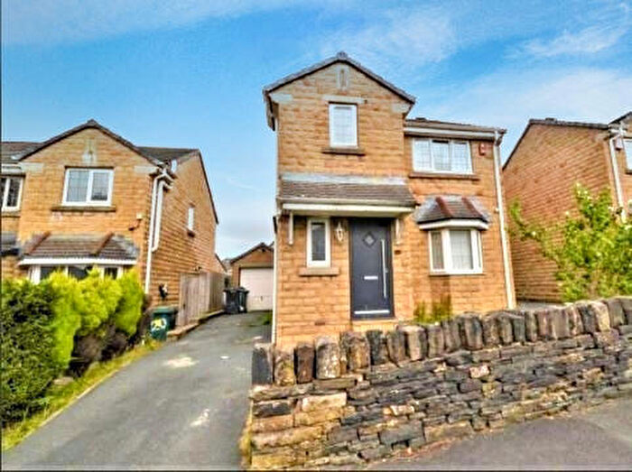 3 Bedroom Semi-Detached House For Sale In Hollybank Road, Bradford, West Yorkshire, BD7