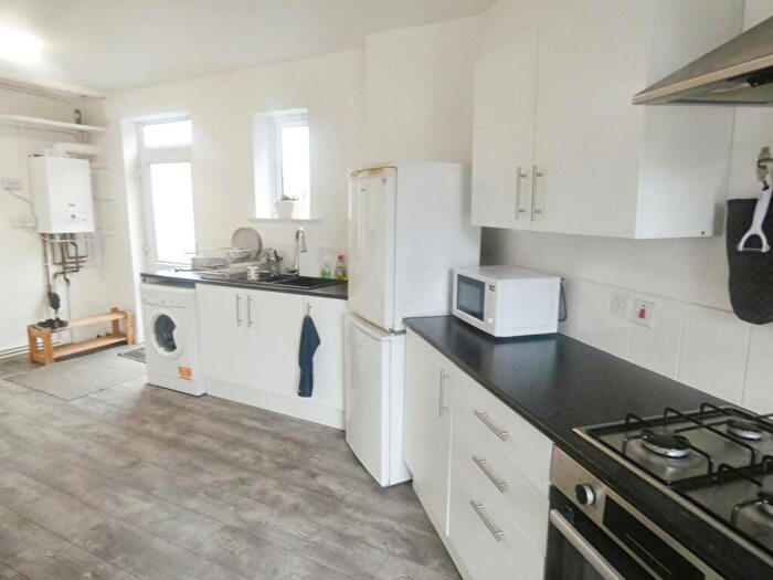 2 Bedroom Apartment To Rent In Sutton Road, Huthwaite, NG17