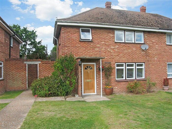 3 Bedroom Semi Detached House For Sale In Lloyds Green, Wittersham, Kent, TN30