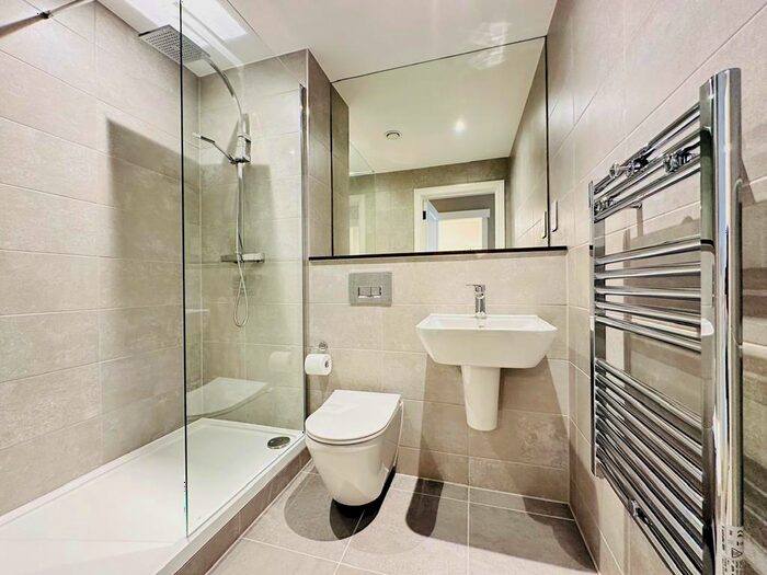 1 Bedroom Apartment To Rent In Springwell Gardens, Springwell Road, Leeds, LS12