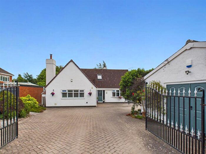 3 Bedroom Detached Bungalow For Sale In Beech Drive, Melton, HU14