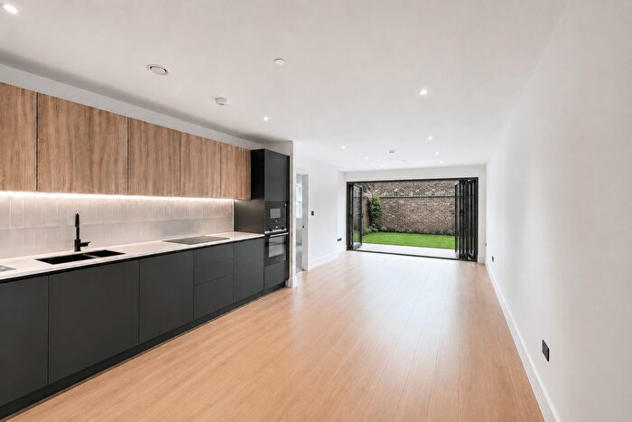 2 Bedroom End Terrace House To Rent In Manor Road, W7