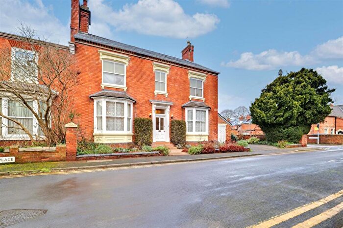 6 Bedroom House For Sale In Albert Place, Loughborough, LE11