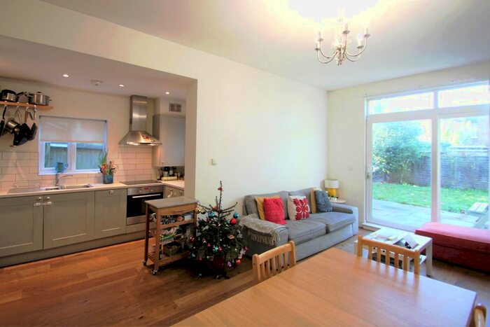 2 Bedroom Flat To Rent In Cranhurst Road, Willesden Green, NW2