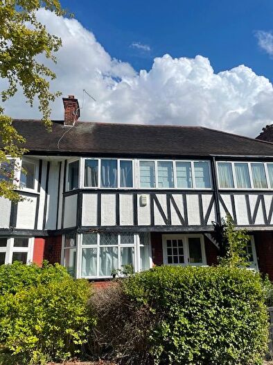 5 Bedroom Terraced House To Rent In Princes Gardens, Acton, W3