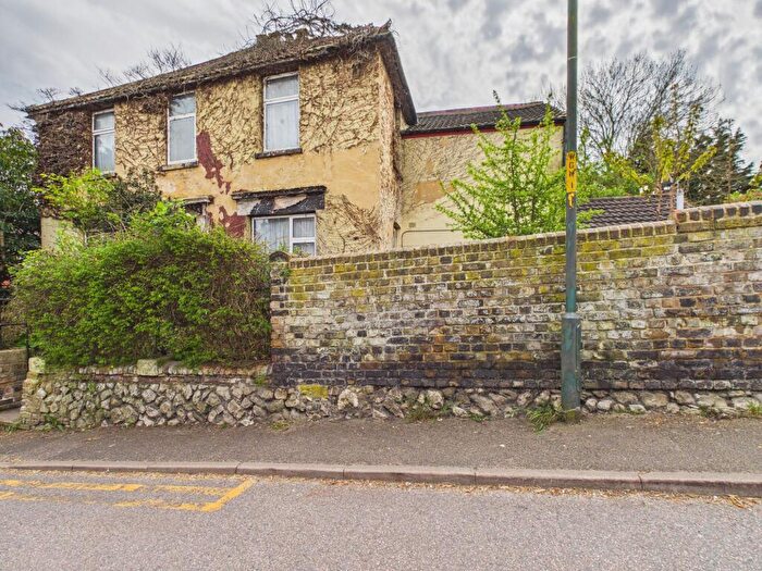 3 Bedroom Terraced House For Sale In Bill Street Road, Rochester, ME2