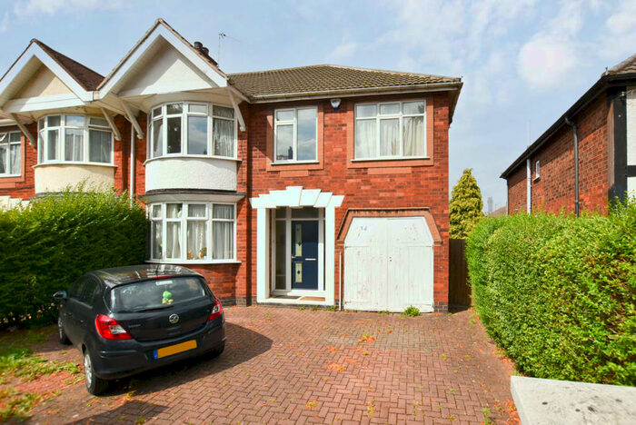 4 Bedroom Semi-Detached House To Rent In Stanley Road, Stoneygate, Leicester, LE2