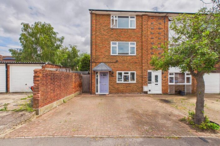 4 Bedroom House For Sale In Wayside Mews, Maidenhead, Berkshire, SL6