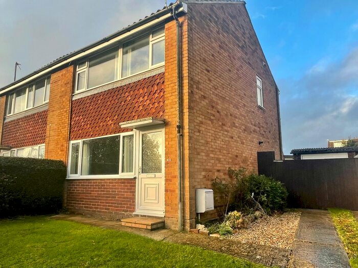 3 Bedroom Semi-Detached House To Rent In Penhill Drive, Swindon, SN2