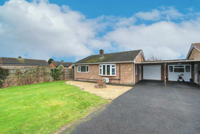 2 Bedroom Detached Bungalow To Rent In Bishops Road, Somersham, PE28