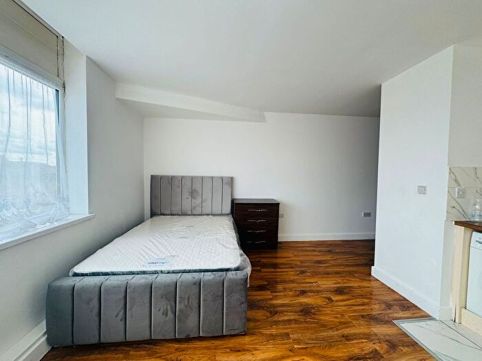 1 Bedroom Studio To Rent In Cranbrook Road, Ilford, IG1