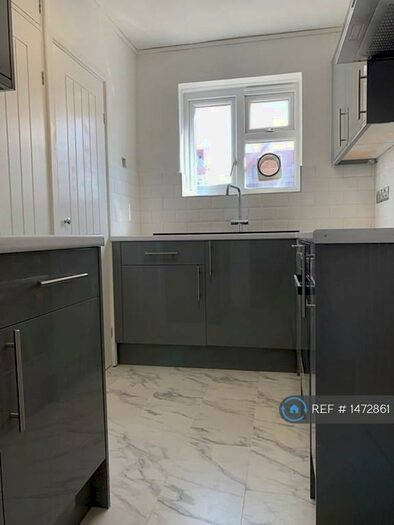 2 Bedroom Flat To Rent In Mason House, London, E9