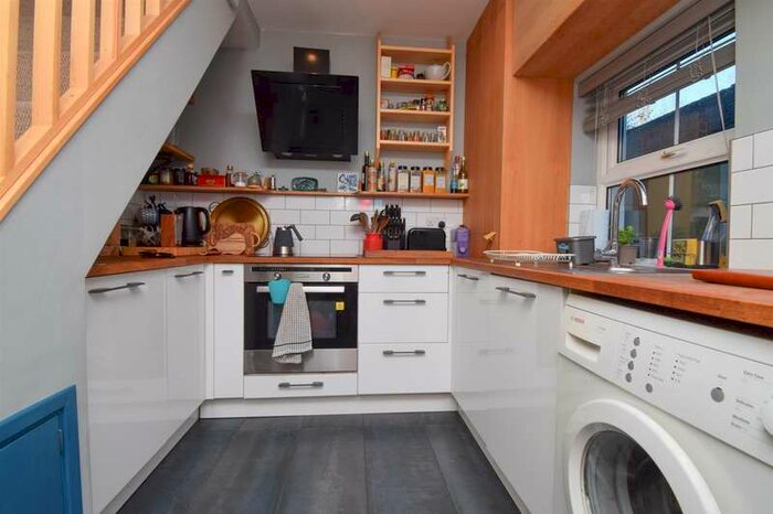 3 Bedroom Terraced House To Rent In Highfield Road, Salisbury, SP2