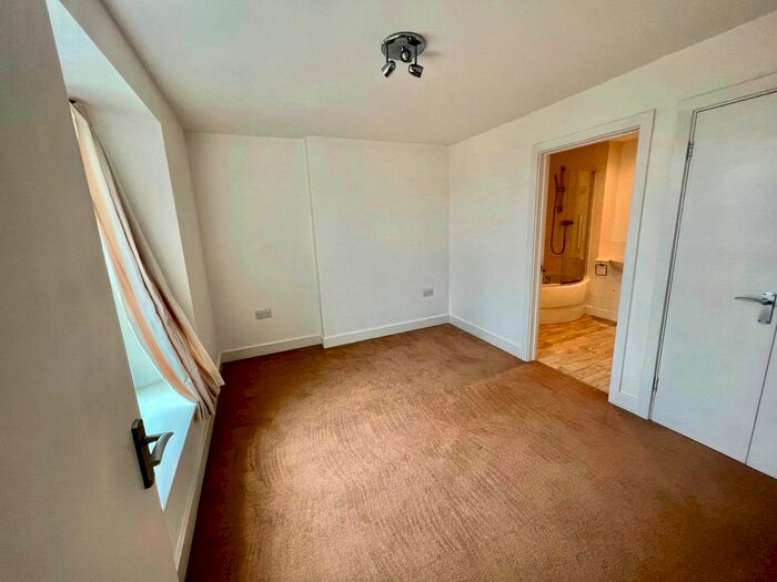 1 Bedroom Flat To Rent In Fernleigh Road, Wadebridge, PL27