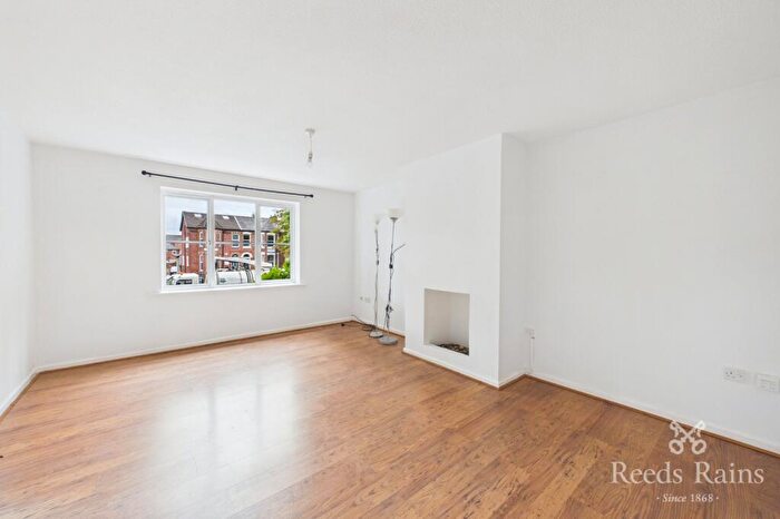 2 Bedroom Apartment To Rent In Dialstone Lane, Great Moor, Stockport, Cheshire, SK2