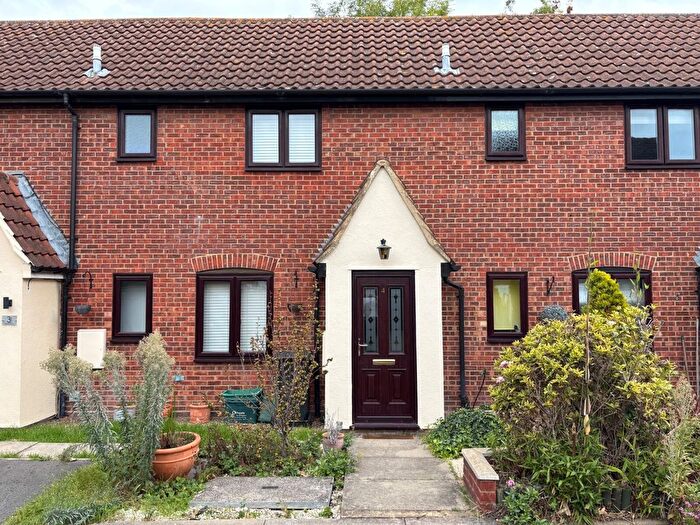 1 Bedroom Terraced House To Rent In Hillside Mews, CM2
