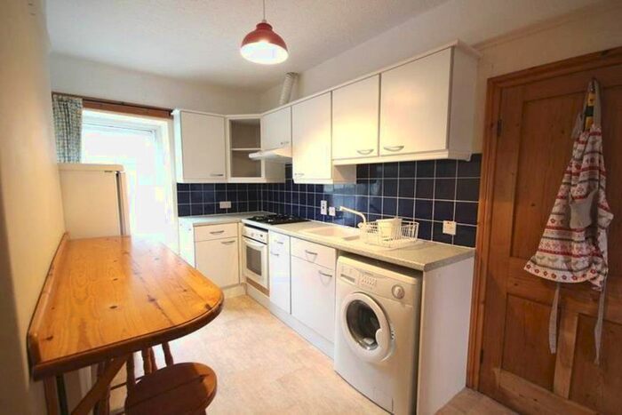 2 Bedroom Flat To Rent In Tyrrel Place, Talybont, SY24
