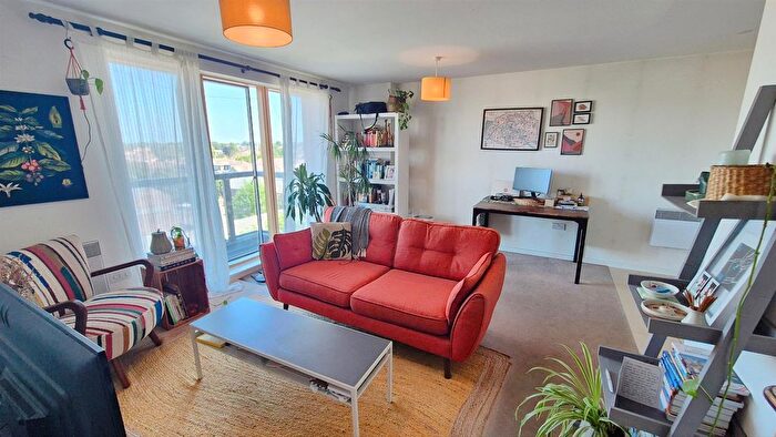 1 Bedroom Flat To Rent In Westgate House, London Road, TW7