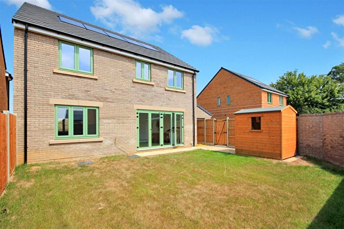 4 Bedroom Detached House For Sale In Shale Meadow, Wellingborough, NN8