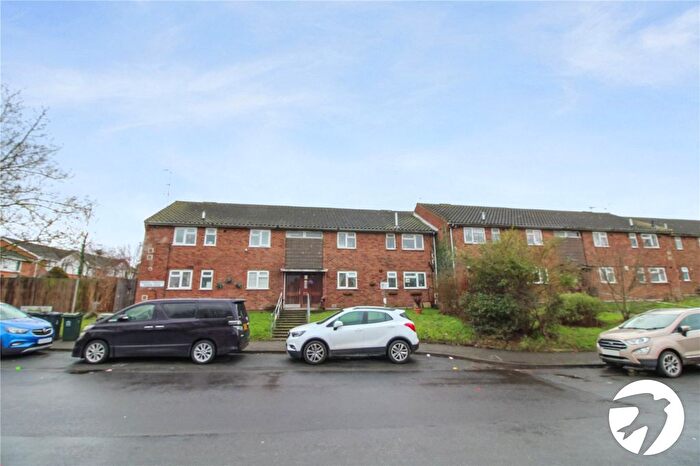 2 Bedroom Flat To Rent In Brenda Terrace, Swanscombe, Kent, DA10