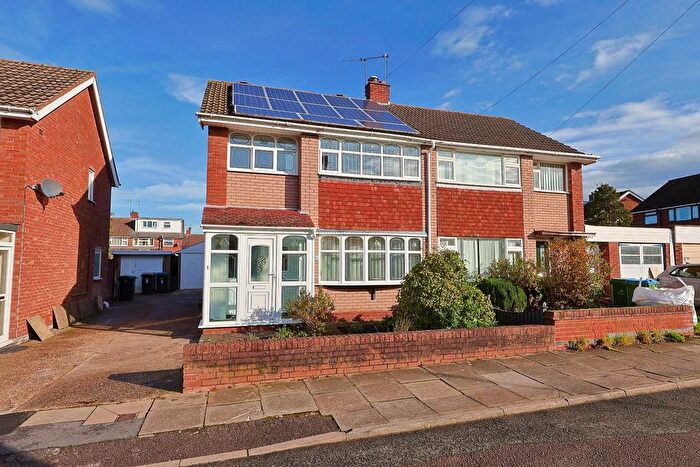 3 Bedroom Semi Detached House For Sale In Marriners Lane, Allesley Park, Coventry - No Chain, CV5