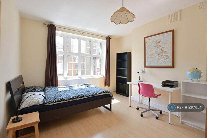 3 Bedroom Flat To Rent In Cranleigh Street, London, NW1