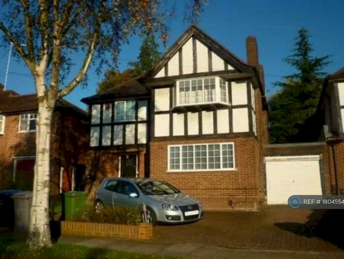 5 Bedroom Detached House To Rent In Barn Way, Wembley, HA9