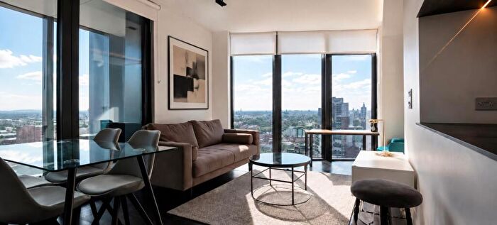 2 Bedroom House To Rent In Marsh Wall, London, E14