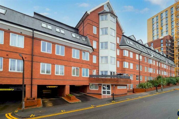 1 Bedroom Flat To Rent In Leben Court, Sutton Court Road, SM1