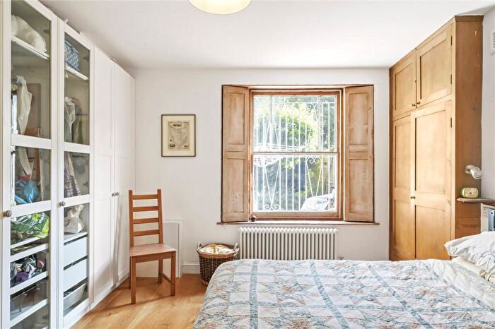 2 Bedroom Flat For Sale In Englefield Road, Islington, N1