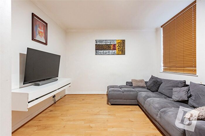 2 Bedroom Flat For Sale In Durrant Court, Brook Street, Chelmsford, Essex, CM1