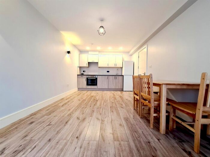 2 Bedroom Flat To Rent In Purbeck Road, Hornchurch, RM11